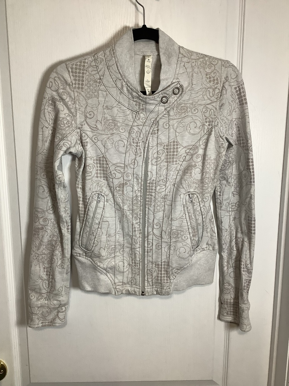 Y2K rare Lululemon vine pattern yoga poses zip front jacket